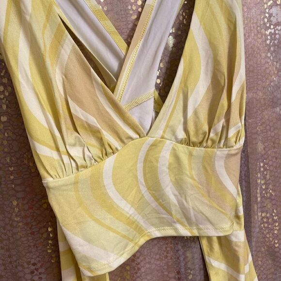 Urban Outfitters Yellow White Criss Cross Tie Back Swirl Crop Top, M NWOT - Picture 2 of 10